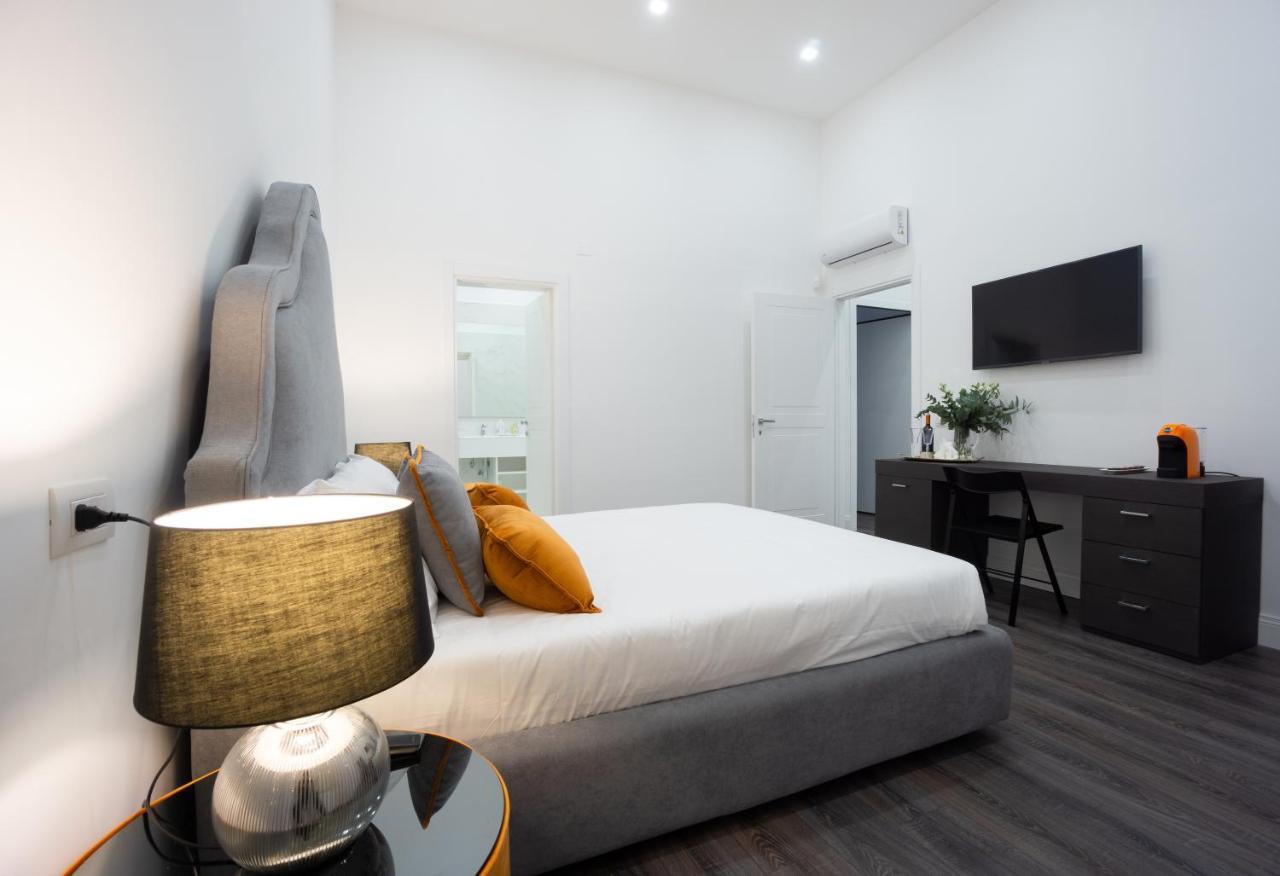 Suite Rodino 24 Naples Luaran gambar